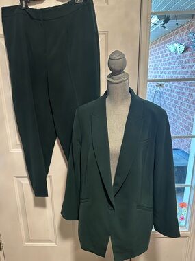 Penningtons Hunter Green Blazer and Pants Set